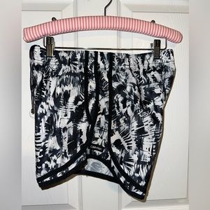 Calvin Klein Women’s Running short-SMALL